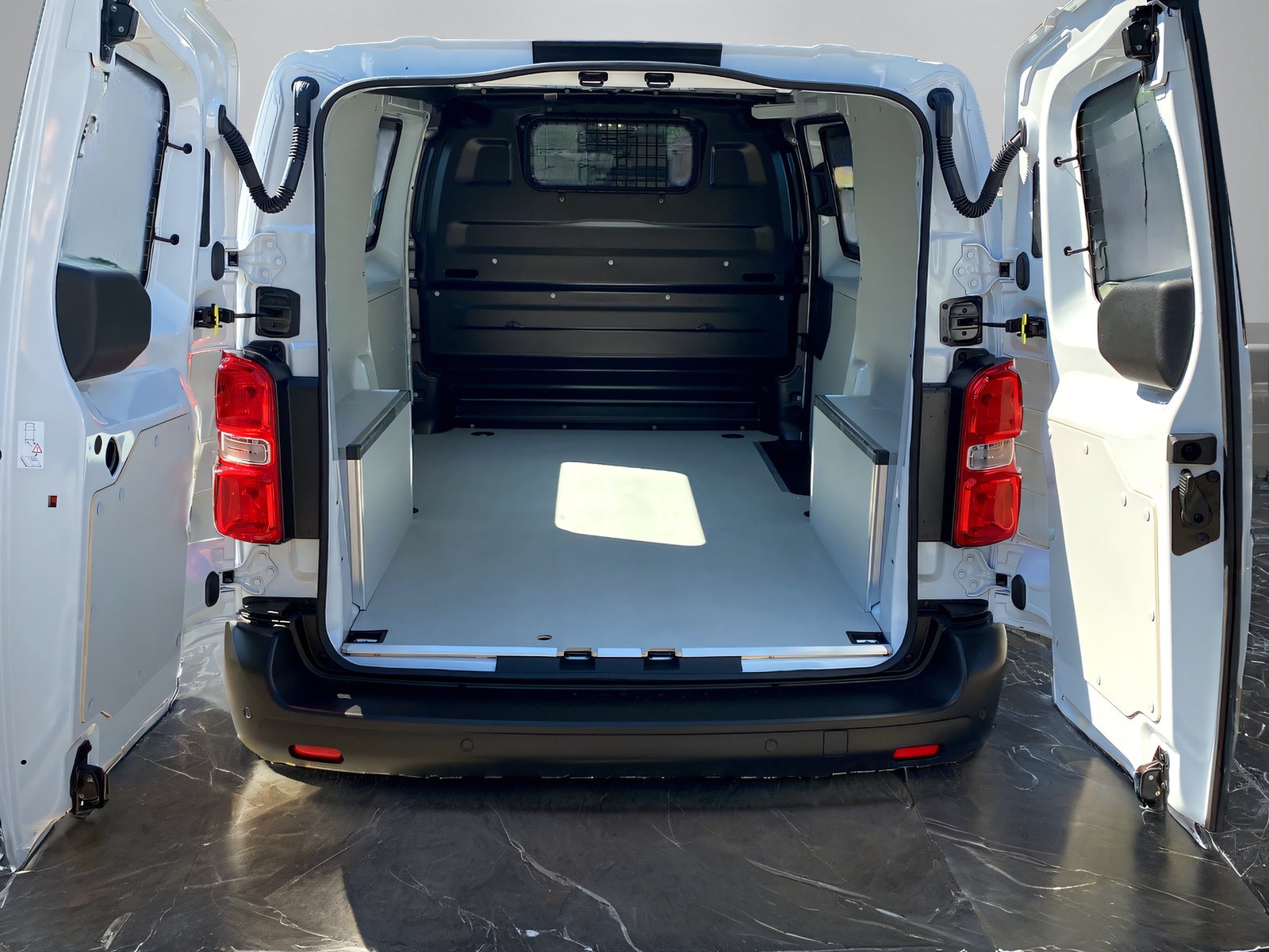 Vivaro Cargo Laderaum